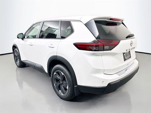 New 2026 Nissan Rogue SV FWD image 5
