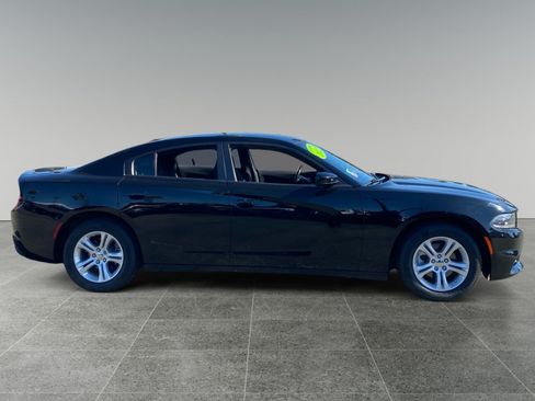 Used 2022 Dodge Charger SXT RWD image 6