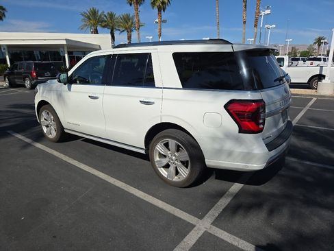 Used 2024 Ford Expedition Platinum AWD/4WD image 2