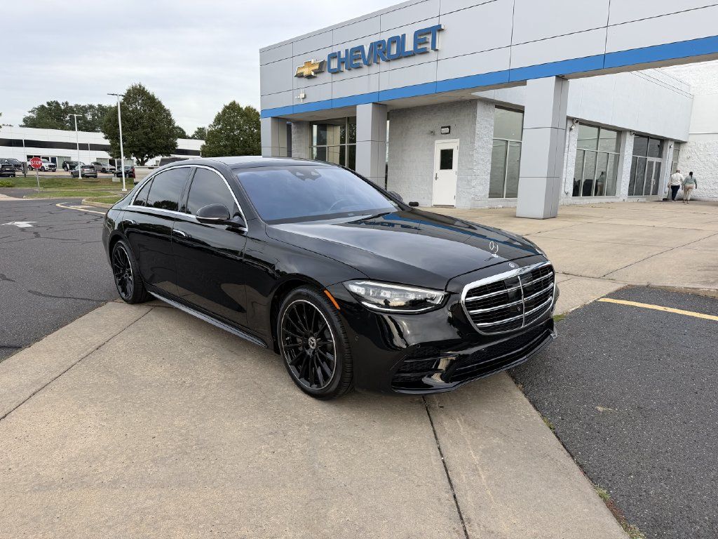 Used 2022 Mercedes-Benz S 500 4MATIC image 1