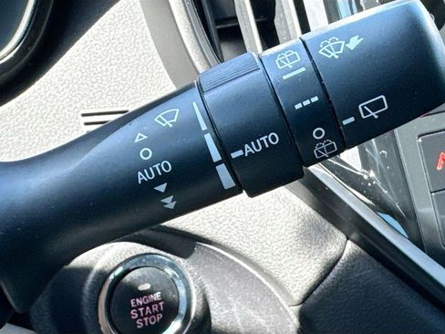 Used 2025 Subaru Ascent Bronze Edition image 16