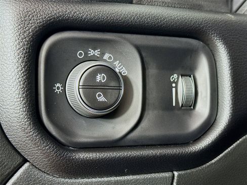 Used 2026 RAM 2500 Big Horn AWD/4WD image 7