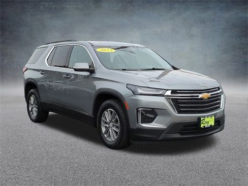 Certified 2023 Chevrolet Traverse LT image 3