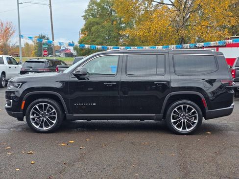 Used 2022 Jeep Wagoneer Series III w/ Premium Group I image 6