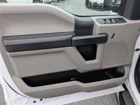 Used 2022 Ford F250 XL w/ Power Equipment Group image 17