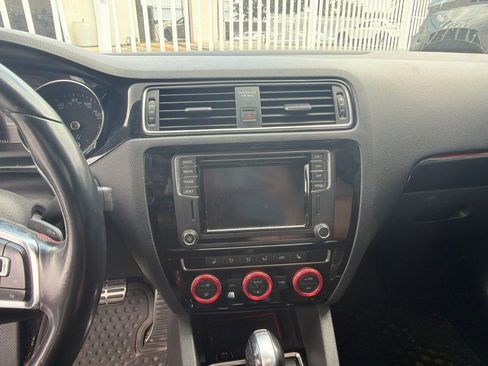 Used 2018 Volkswagen Jetta GLI FWD image 17