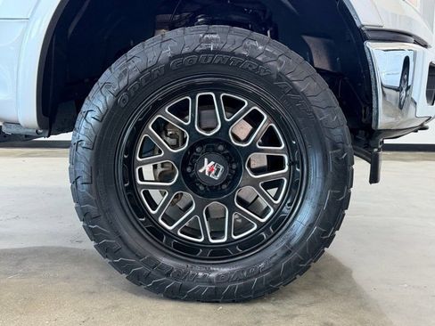 Used 2017 Ford F150 Lariat image 10