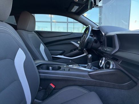 Used 2020 Chevrolet Camaro LT w/ RS Package image 11