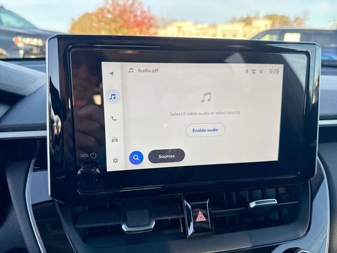 Used 2025 Toyota Corolla Cross XLE image 14