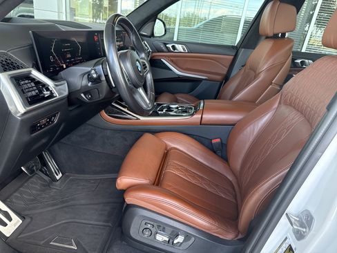 Used 2023 BMW X7 M60i image 14