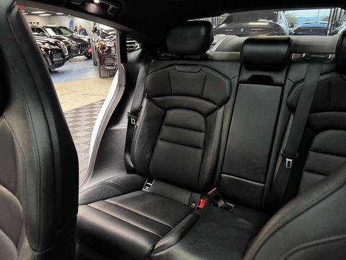 Used 2022 Porsche Taycan 4S image 33