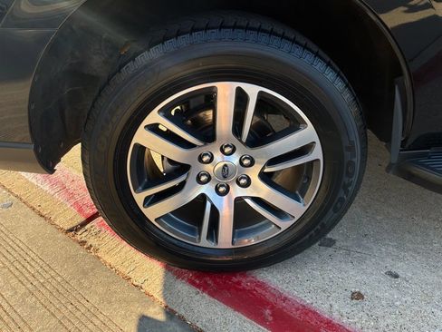 Used 2024 Ford Expedition Limited RWD image 9