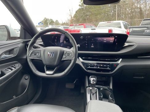 Used 2024 Buick Envista Avenir image 26