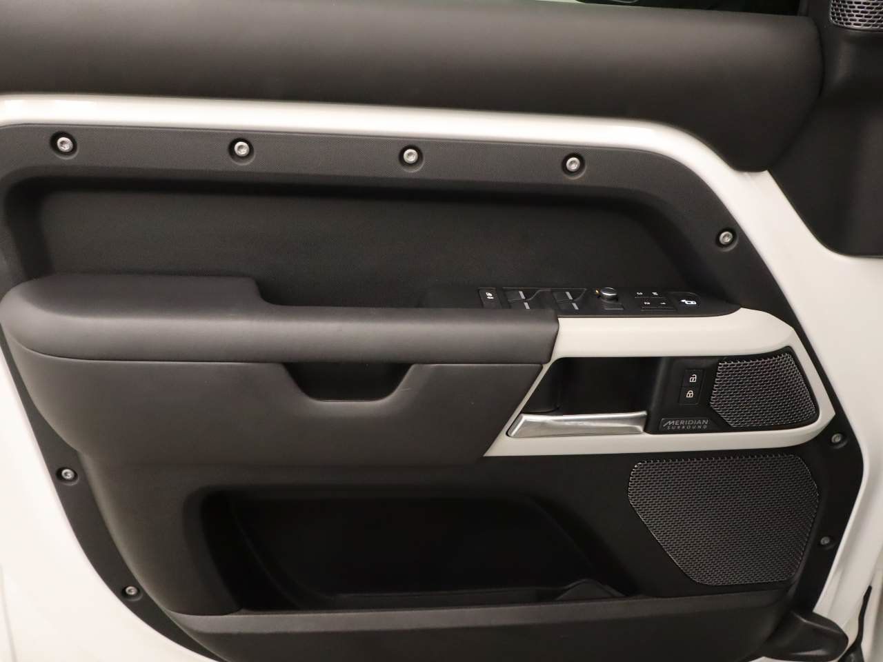 Used 2020 Land Rover Defender 110 HSE AWD/4WD image 19