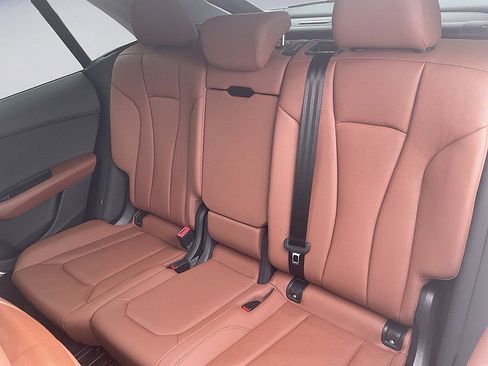 Used 2022 Audi Q8 Premium Plus w/ Premium Plus Package image 10