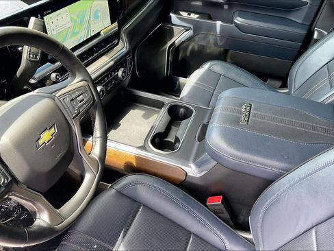Used 2025 Chevrolet Silverado 2500 High Country w/ Technology Package AWD/4WD image 16