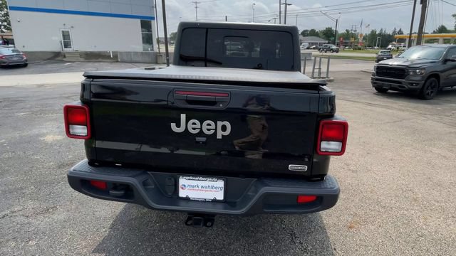 Used 2020 Jeep Gladiator Overland w/ Trailer Tow Package AWD/4WD image 9