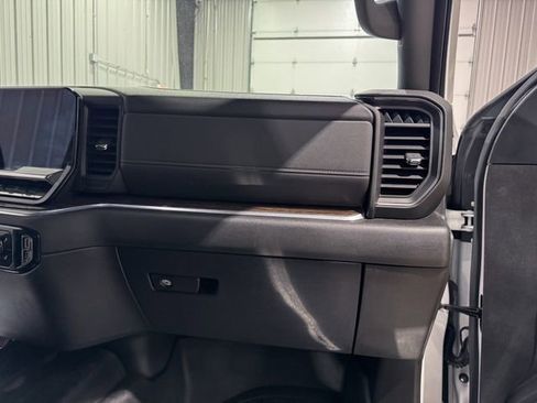 Used 2023 GMC Sierra 1500 SLE image 25