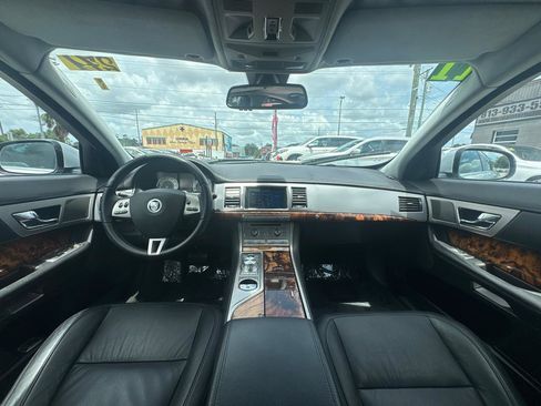 Used 2011 Jaguar XF RWD image 16