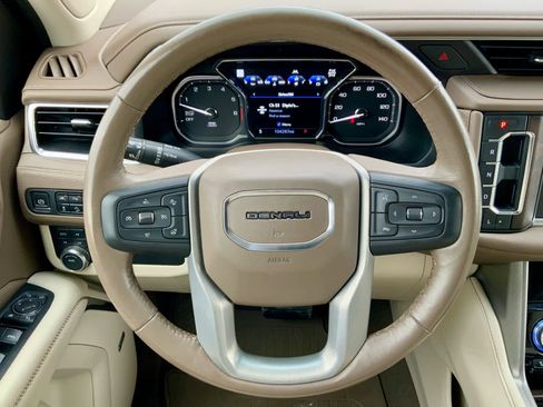 Used 2021 GMC Yukon XL Denali w/ Denali Premium Package image 40