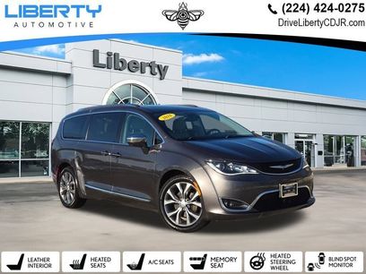 Used 2018 Chrysler Pacifica Limited w/ Tire & Wheel Group