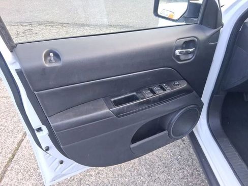 Used 2014 Jeep Patriot Sport w/ Power Value Group FWD image 8