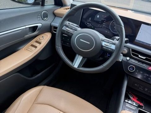 Used 2025 Hyundai Sonata Limited FWD image 10