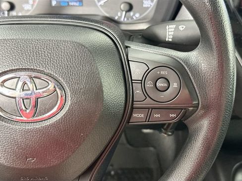 Used 2025 Toyota Corolla LE FWD image 20