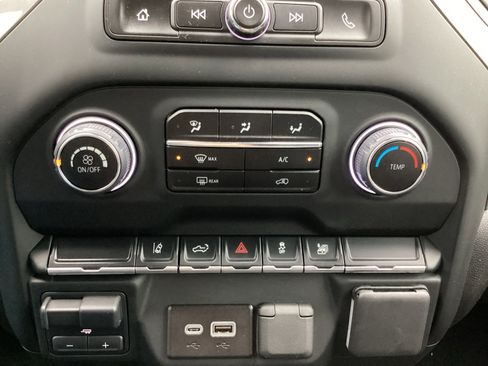 Used 2024 Chevrolet Silverado 2500 Custom w/ Custom Convenience Package image 22