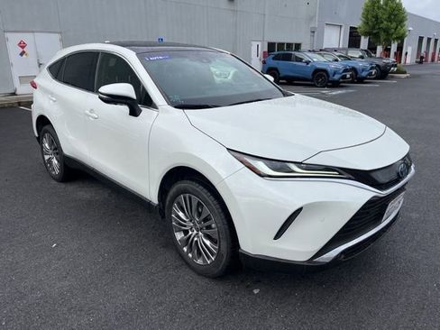 Used 2022 Toyota Venza Limited AWD/4WD image 1