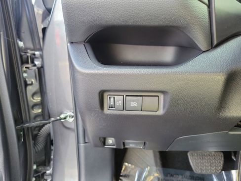 Used 2025 Toyota RAV4 XLE image 20