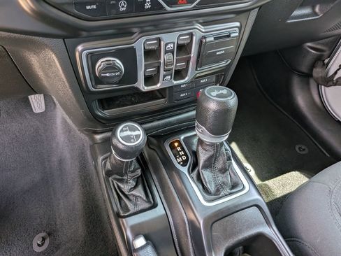 Used 2023 Jeep Wrangler Unlimited Sport AWD/4WD image 26