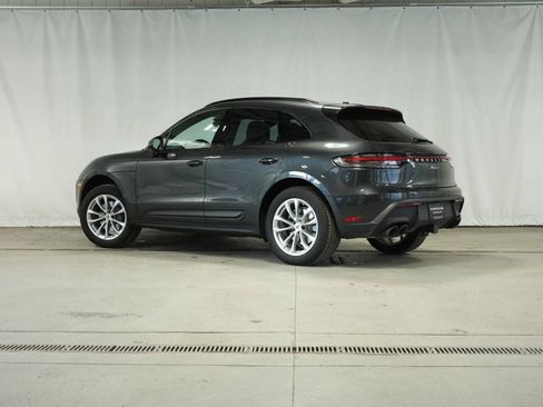 Used 2025 Porsche Macan image 3