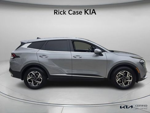 Certified 2025 Kia Sportage LX image 4
