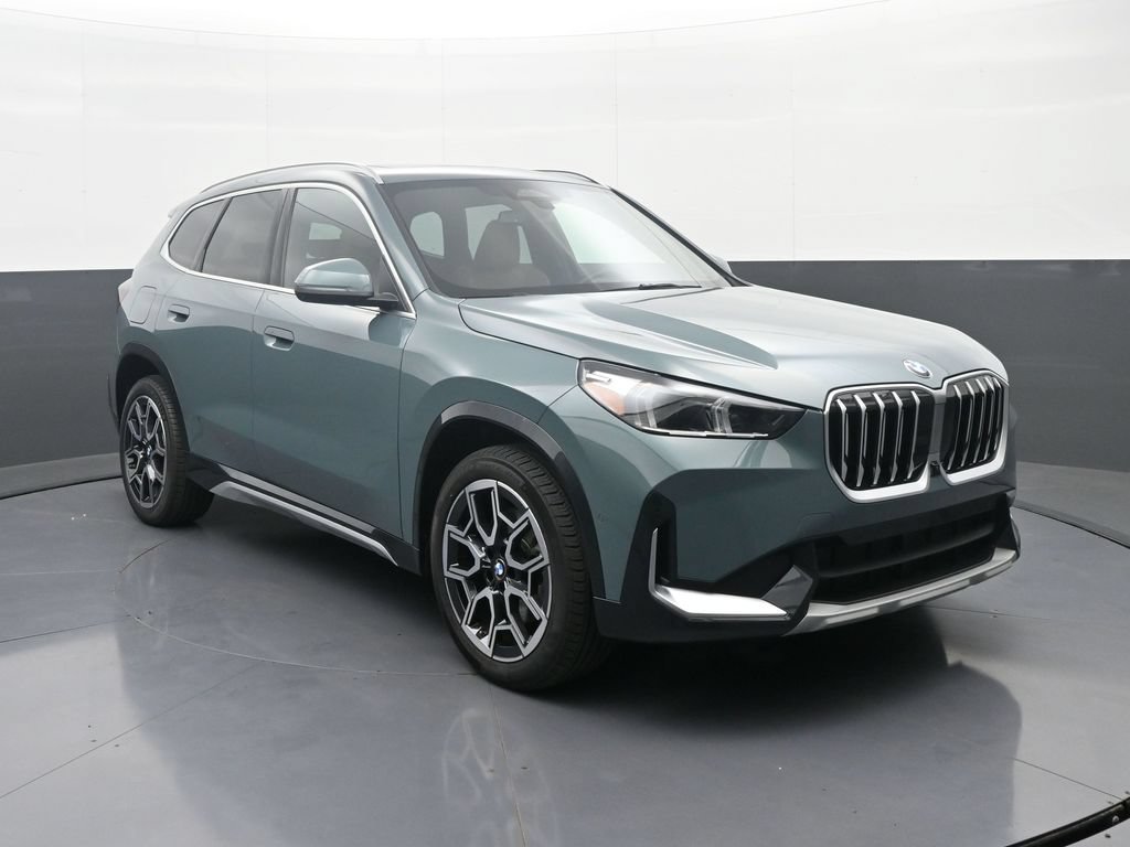 Used 2026 BMW X1 xDrive28i w/ Technology Package AWD/4WD image 3