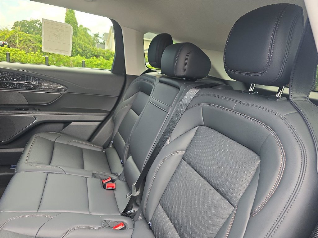 New 2026 Lincoln Nautilus Premier AWD/4WD image 12