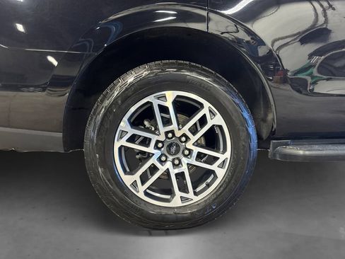 Certified 2025 Ford Expedition Active AWD/4WD image 20