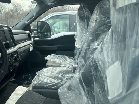 New 2023 Ford F450 XLT w/ XLT Value Package image 27