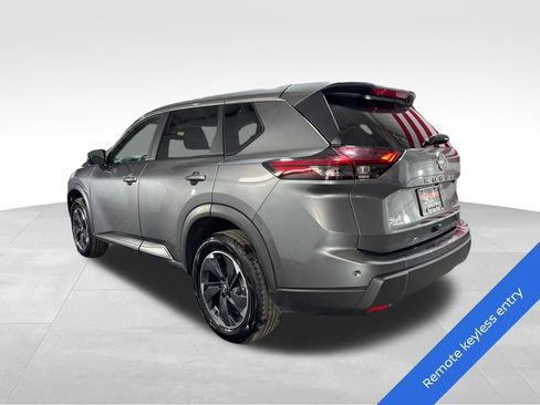 Used 2024 Nissan Rogue SV image 7