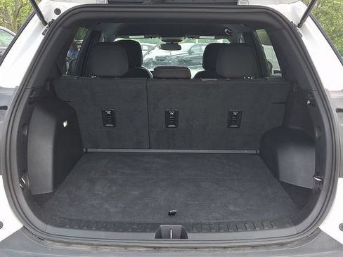 Used 2025 GMC Terrain Elevation AWD/4WD image 30