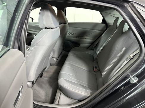 Used 2023 Hyundai Elantra SEL w/ Convenience Package image 25