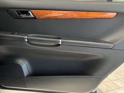 Used 2008 Mercedes-Benz R 350 4MATIC image 34