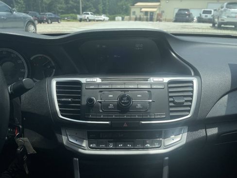 Used 2013 Honda Accord LX image 16