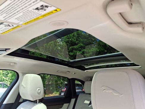Used 2023 Jaguar F-PACE S AWD/4WD image 13