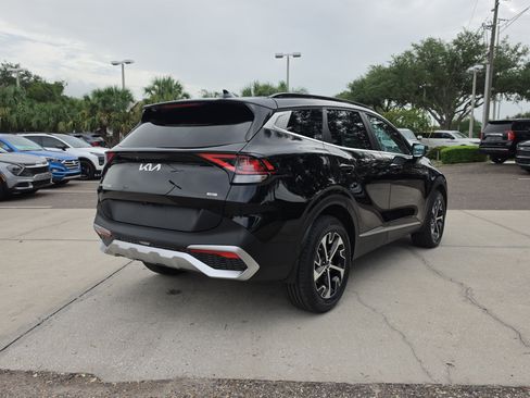 Certified 2024 Kia Sportage EX w/ EX Premium Package AWD/4WD image 8