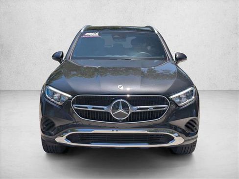 Used 2026 Mercedes-Benz GLC 300 image 2
