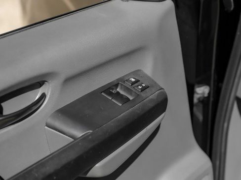 Used 2021 Nissan NV 2500 S image 46