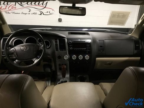 Used 2010 Toyota Tundra Limited image 32