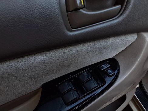 Used 2005 Toyota Sienna CE FWD image 15