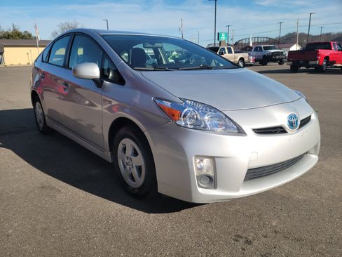 Used 2011 Toyota Prius Five image 3